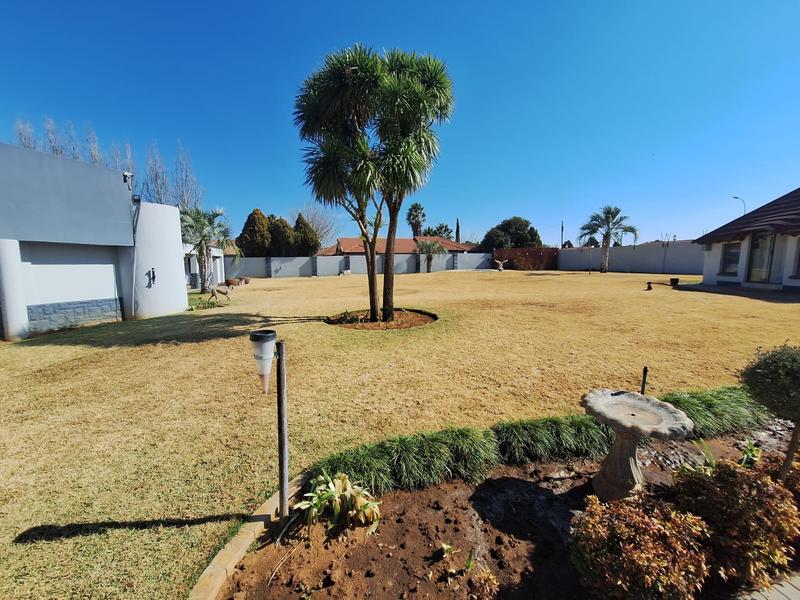 4 Bedroom Property for Sale in Flamwood North West